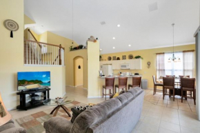 Fantastic Resort 5BR House - South Facing Pool Spa villa